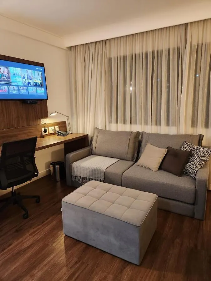 Suite 5 Estrelas Hotel Av Ibirapuera 2534 Piscina 圣保罗