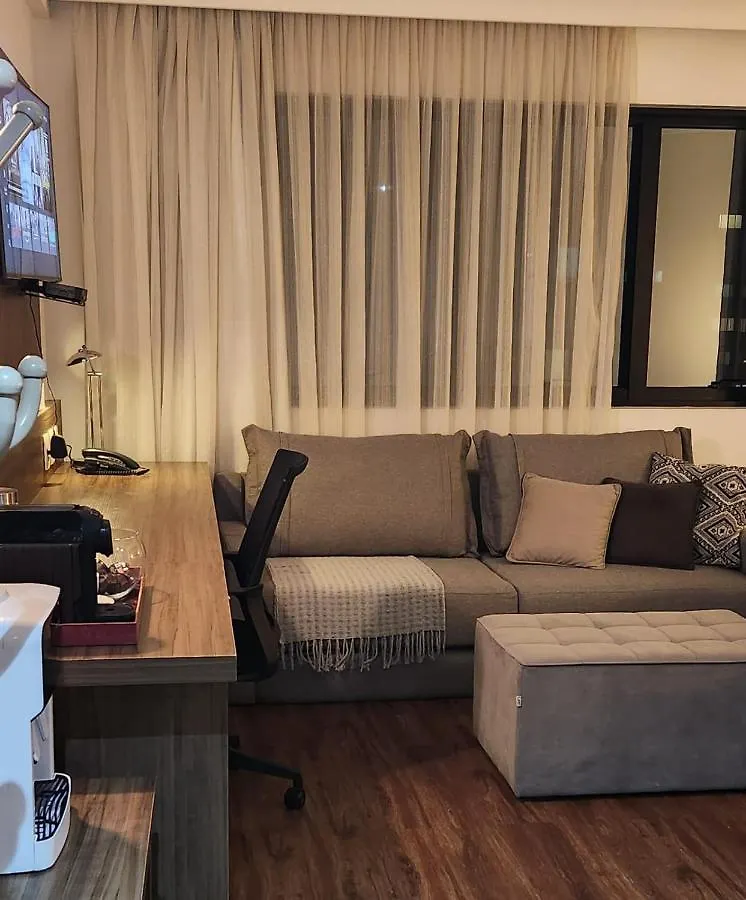 Suite 5 Estrelas Hotel Av Ibirapuera 2534 Piscina 圣保罗 巴西